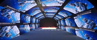 江蘇徐州泉山區未來廣場led時光隧道顯示屏案例