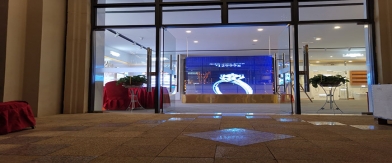 云南昆明恒大地產售樓中心高清LED透明屏